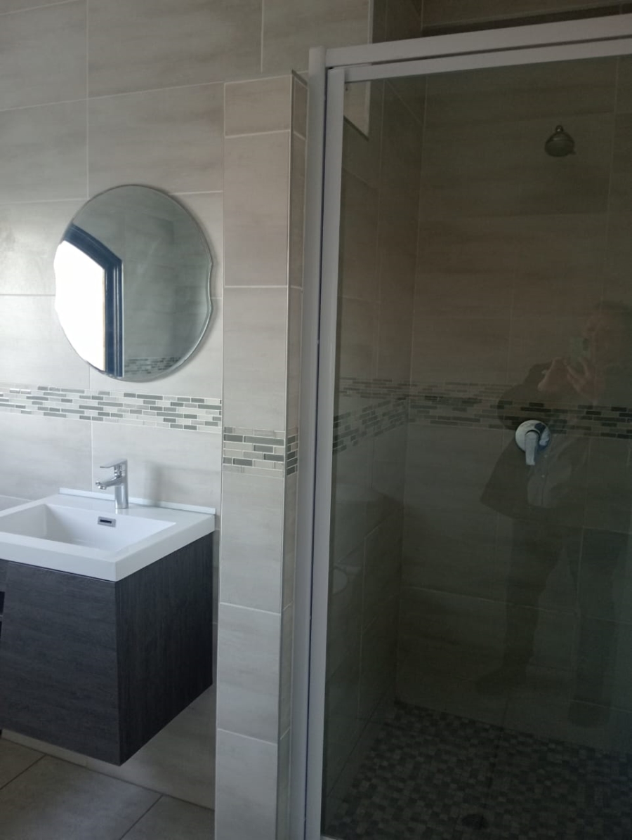 5 Bedroom Property for Sale in Paradise Beach Eastern Cape